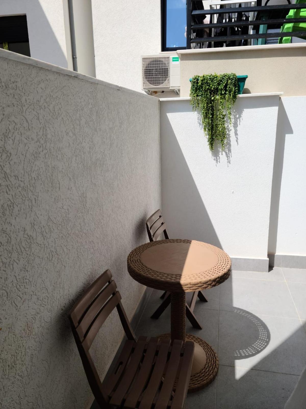 Travelers' Korca Home المظهر الخارجي الصورة