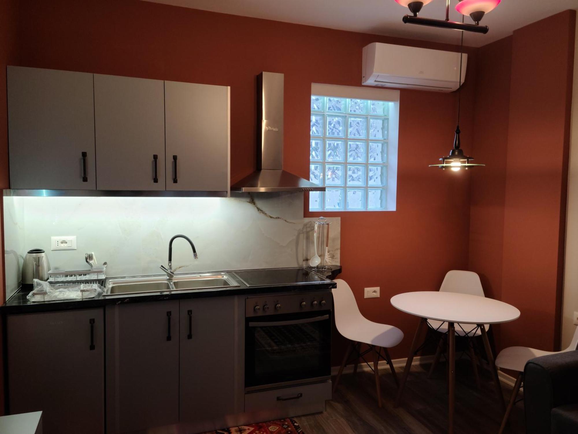 Travelers' Korca Home المظهر الخارجي الصورة
